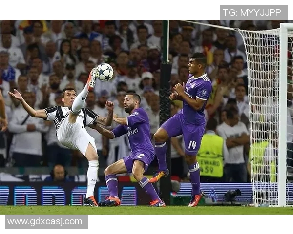 英超赛场惊现冷门皇马以一球小胜尤文图斯引发全场热议 英超赛场惊现冷门皇马以一球小胜尤文图斯引发全场热议