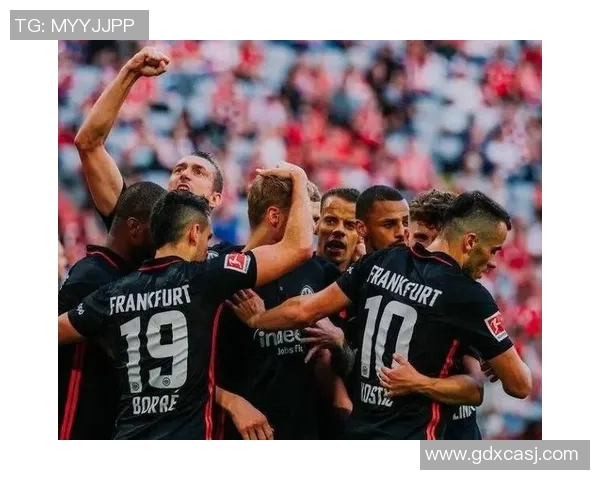 欧联杯精彩对决拜仁逆转曼联补时绝杀引爆全场激情