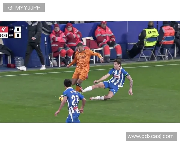 中超激战皇马与多特蒙德平局红牌事件引发全场热议与数据分析