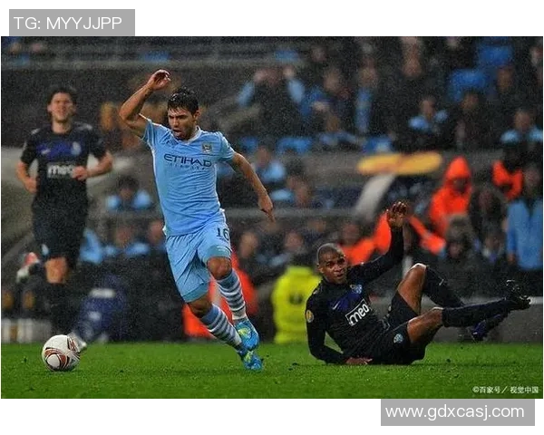 世界杯精彩对决曼城与波尔图战成平局逆转瞬间引发全场欢呼