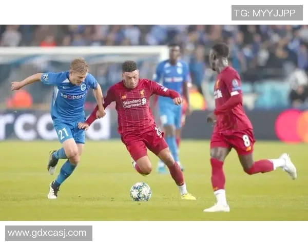 欧冠激战:利物浦逆转那不勒斯四球大战引爆全场热情