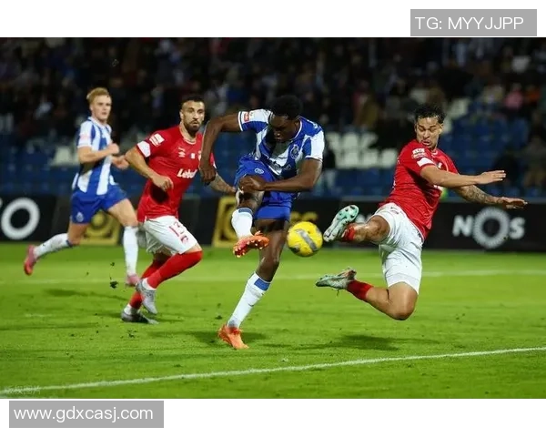 欧联杯波尔图与莱比锡激战成平局精彩瞬间回顾引发全场热烈反响