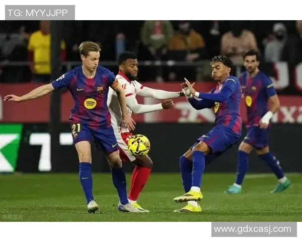 西甲激战:本菲卡与巴萨战成平局绝杀瞬间引发全场狂欢 西甲激战:本菲卡与巴萨战成平局绝杀瞬间引发全场狂欢