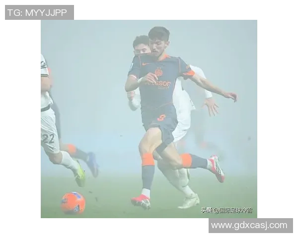 足总杯激战波尔图与国米握手言和精彩瞬间引发全场热烈反响 足总杯激战波尔图与国米握手言和精彩瞬间引发全场热烈反响