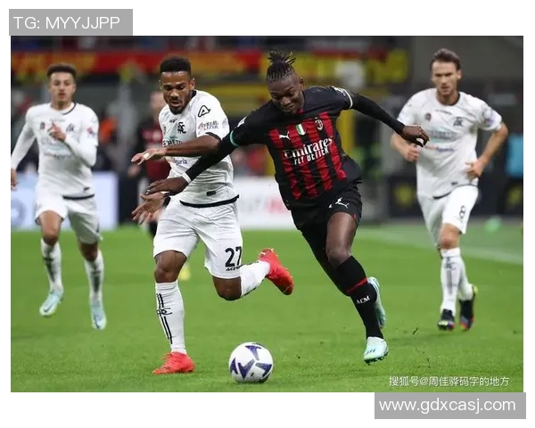 曼联与AC米兰友谊赛精彩回顾乌龙球引发全场热烈反响与十大进球分析