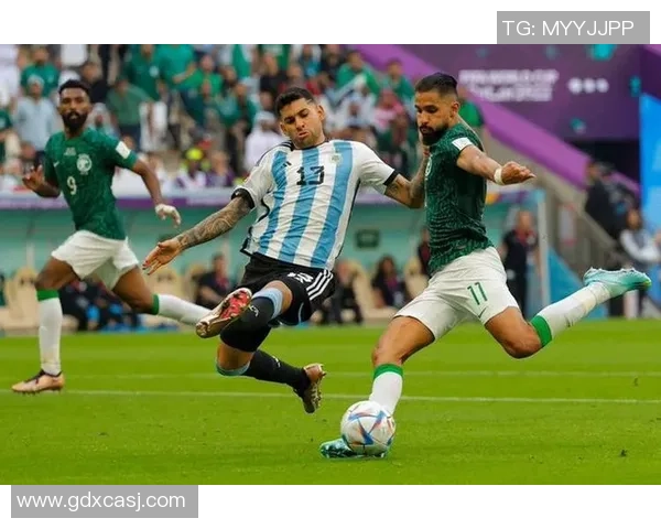 欧联杯波尔图与多特蒙德激战成平局转会传闻引发热议