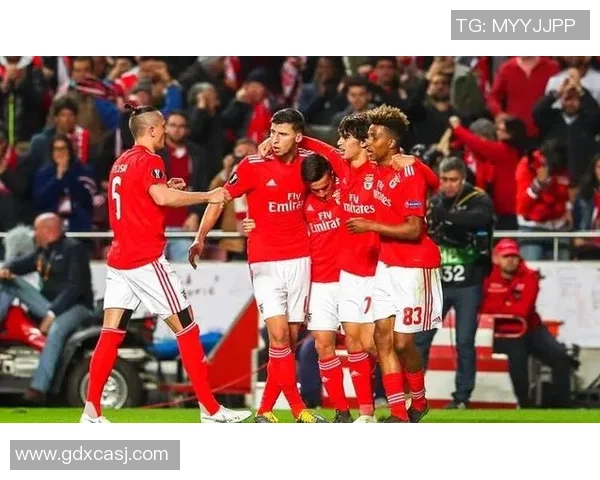 意甲激战：本菲卡小胜拜仁红牌事件引发全场热议