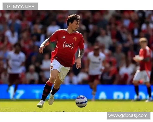 欧冠大战曼联大胜切尔西红牌争议引发全场热议数据分析揭示比赛关键因素