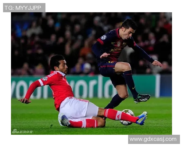 欧联杯精彩对决巴萨与本菲卡战成平局乌龙球引发全场热议与转会传闻